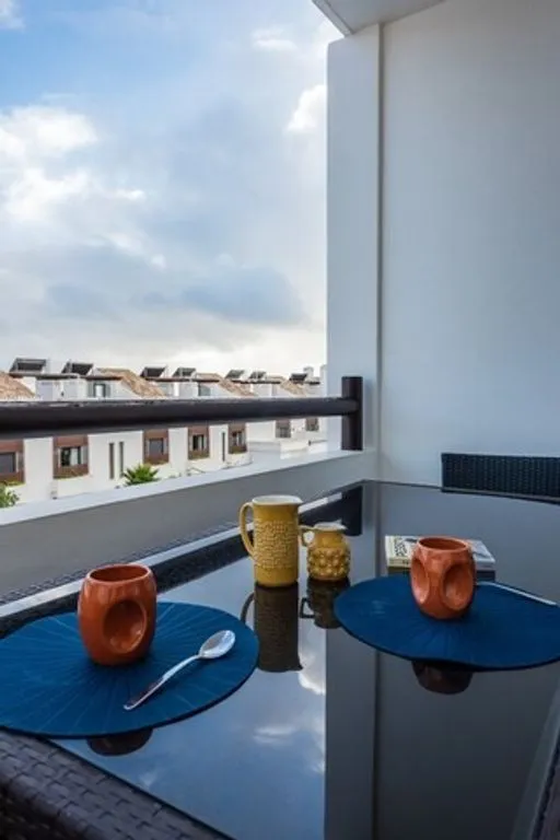 Balcon - Two-Bedroom Apartment with Pool in Lagos