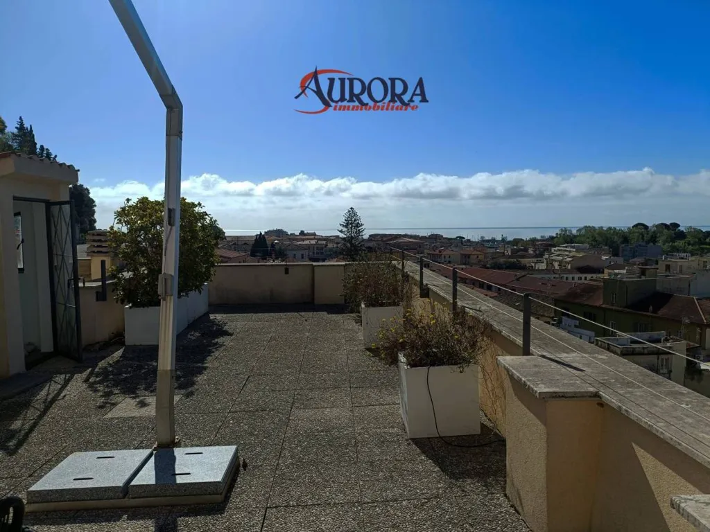 Terrasse - Historic Apartment with Terracina View