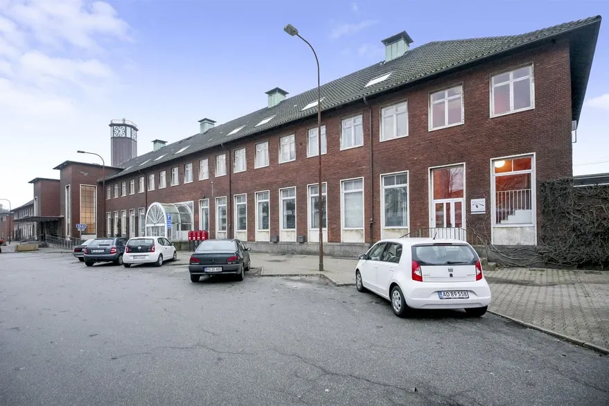 Esterno - Project Opportunity in Historic Railway District