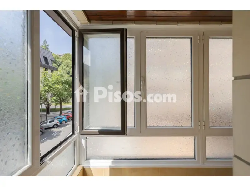 Balcone - Bright Corner Flat with Balcony in Calle de los Podavines