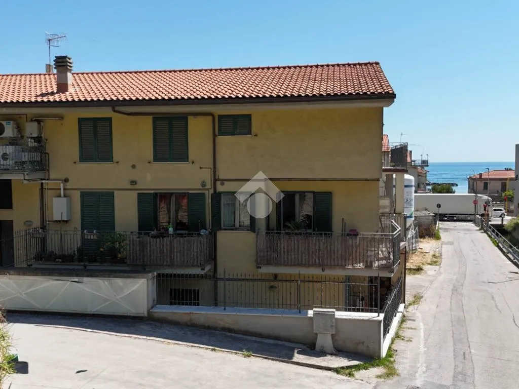 Extérieur - Palazzo with Seafront Proximity in Grottammare