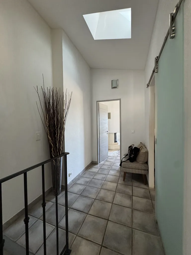 hallway_entrance