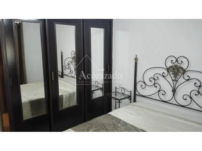 Chambres - Furnished Flat with Terrace near University