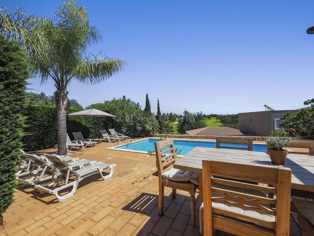 Bassein - Luxury Villa with Golf Views in Estômbar