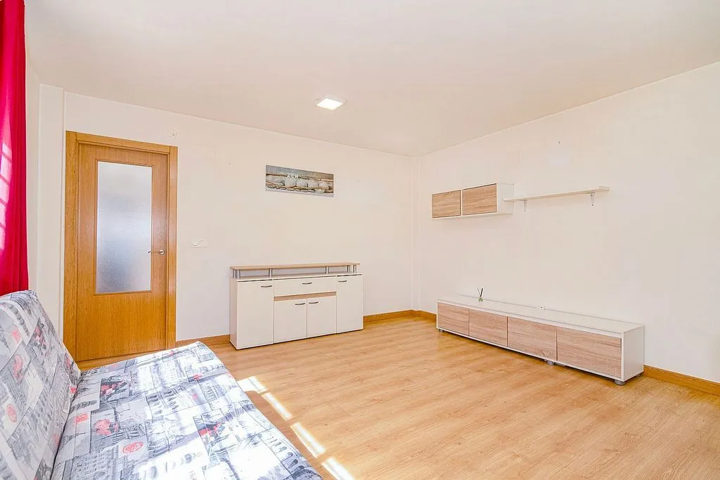 Elutuba - Reformed Flat with Terrace in Cijuela