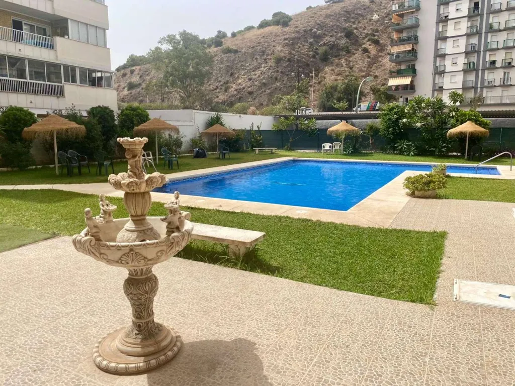 Piscina - Apartment with Beachfront in Fuengirola