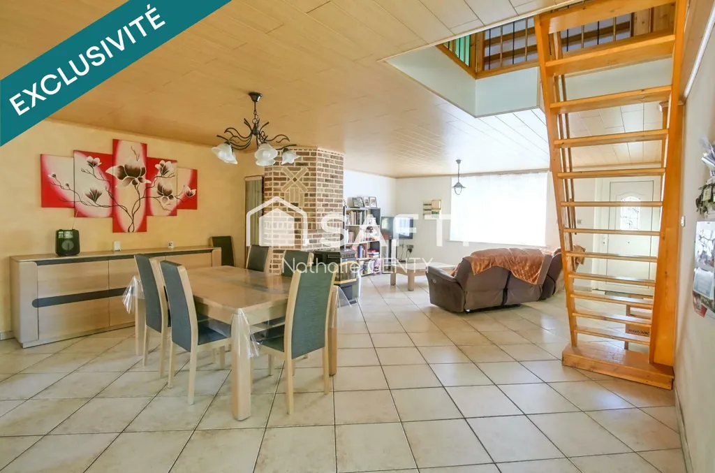 Salle à manger - Maison avec Jardin et Garage à Houtkerque