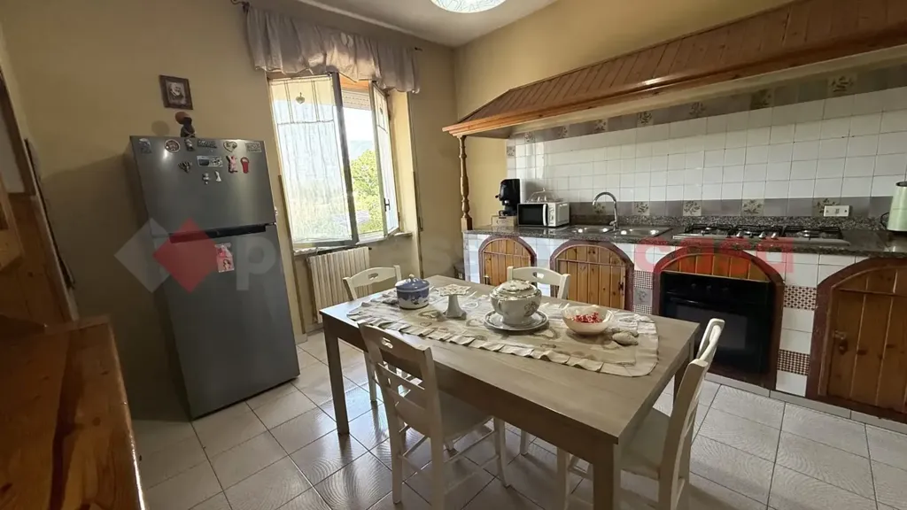 Cuisine - Spacious Apartment with Large Gardens in Paolisi