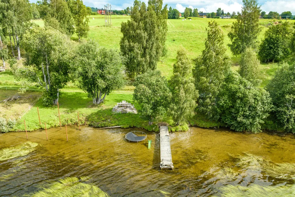 Vue aérienne - Well-Preserved Villa with Nature Access on Indalsvägen