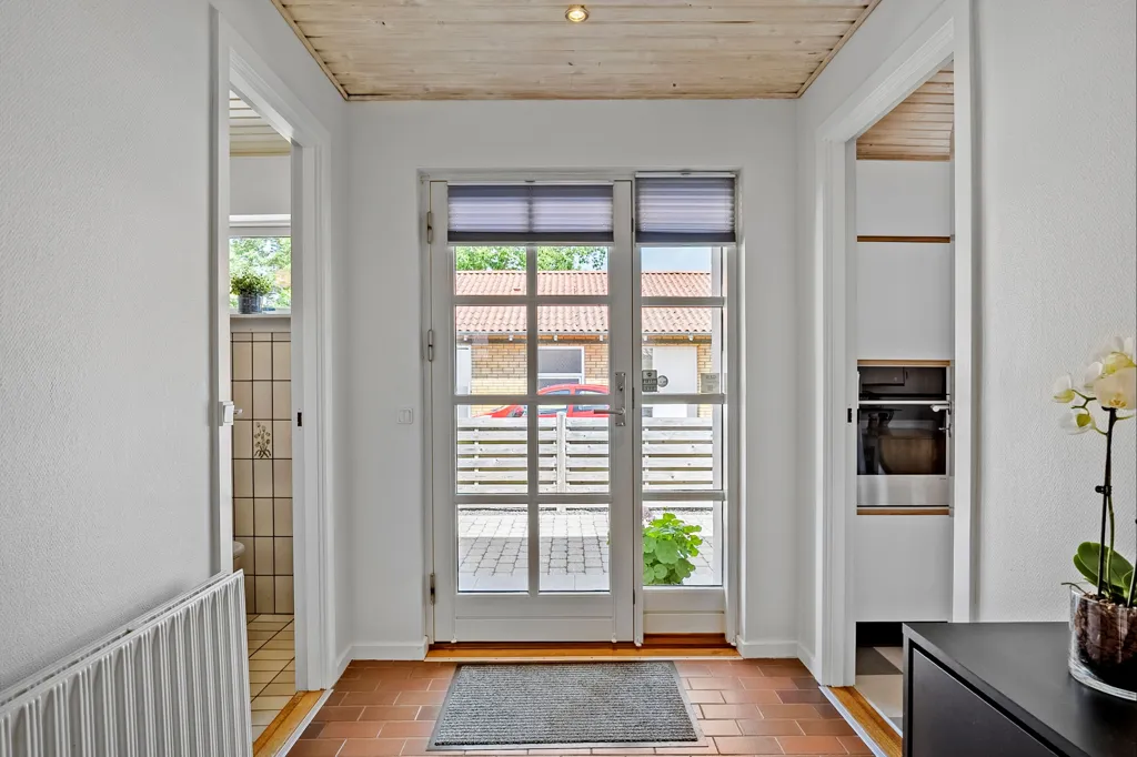 Ingresso - Villa with Attractive Location in Skovhaven