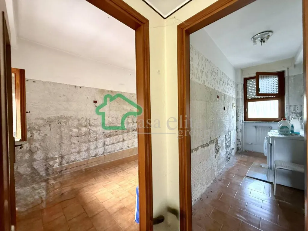 Salles de bain - Bifamiliar Villa with Private Garden in Secugnago