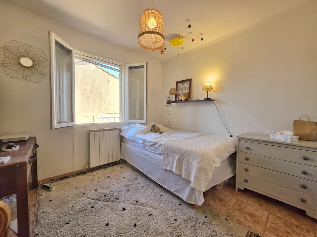 Chambres - Maison avec Jardin et Grand Garage à Beaucaire