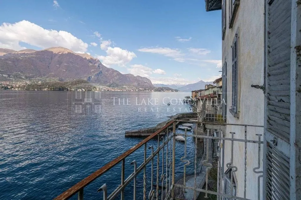 Terrasse - Lakefront Building for Renovation in Lezzeno
