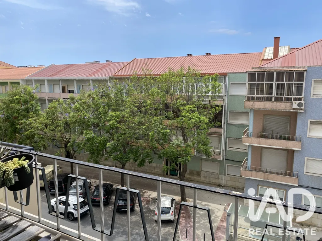 Balcone - Renovated Apartment with Balcony in Setúbal