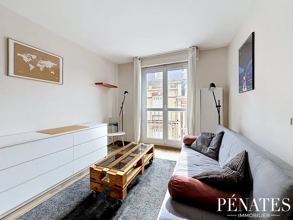 Living Room - Meubled 2-Bedroom Apartment in Rouen