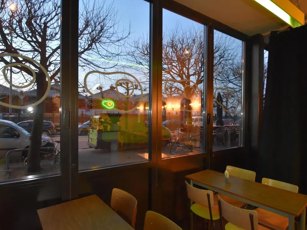 Pièces - Local Commercial avec Vue sur la Schelde à Anvers