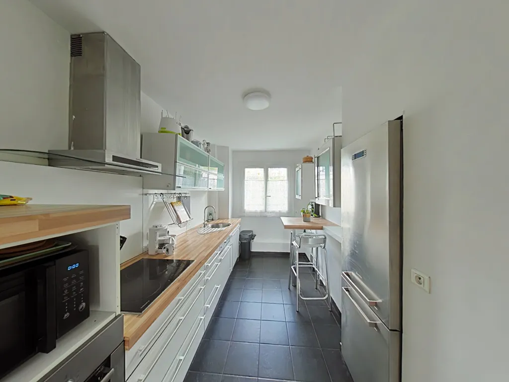 Cuisine - Appartement 5 Pièces avec Balcons à Joué-les-Tours