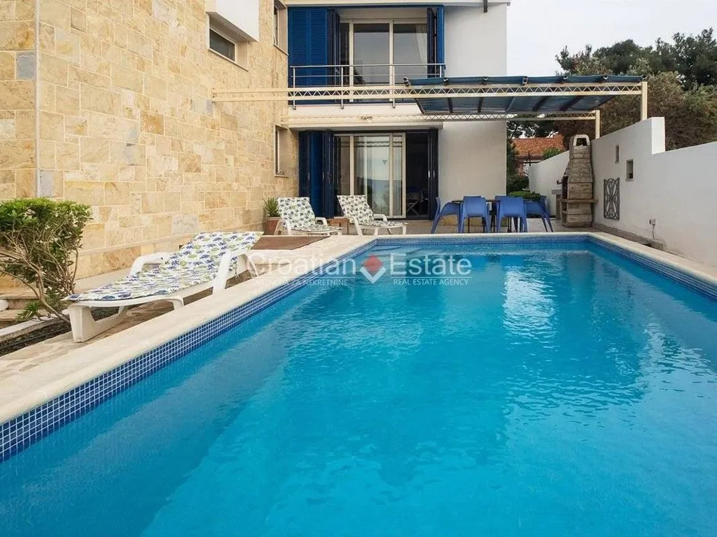 Piscine - Beachfront House with Pools in Postira