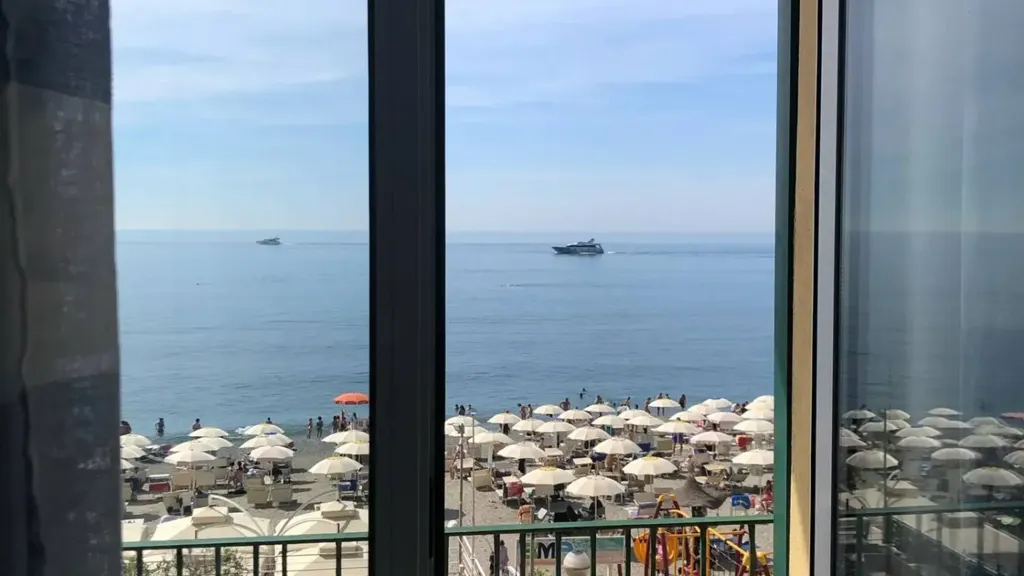 Rõdu - Seafront Apartment in Varazze