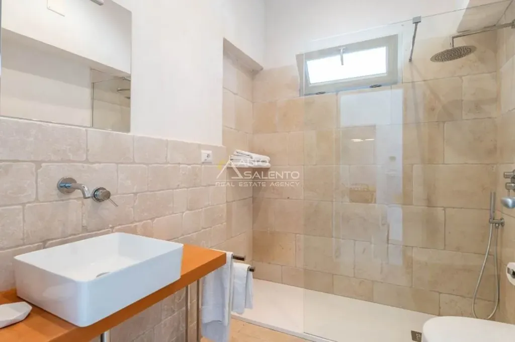 Bathrooms - Renovated Villa with Pool near Ostuni