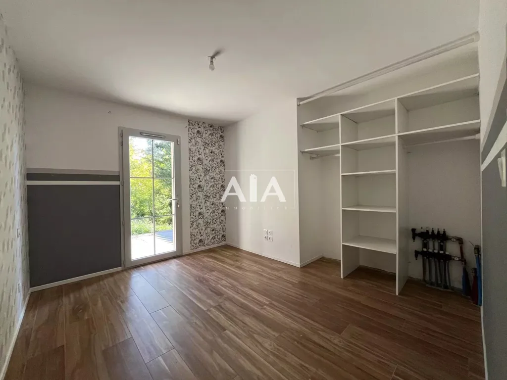 Toad - Contemporary House with Panoramic View in Montignac-sur-Charente