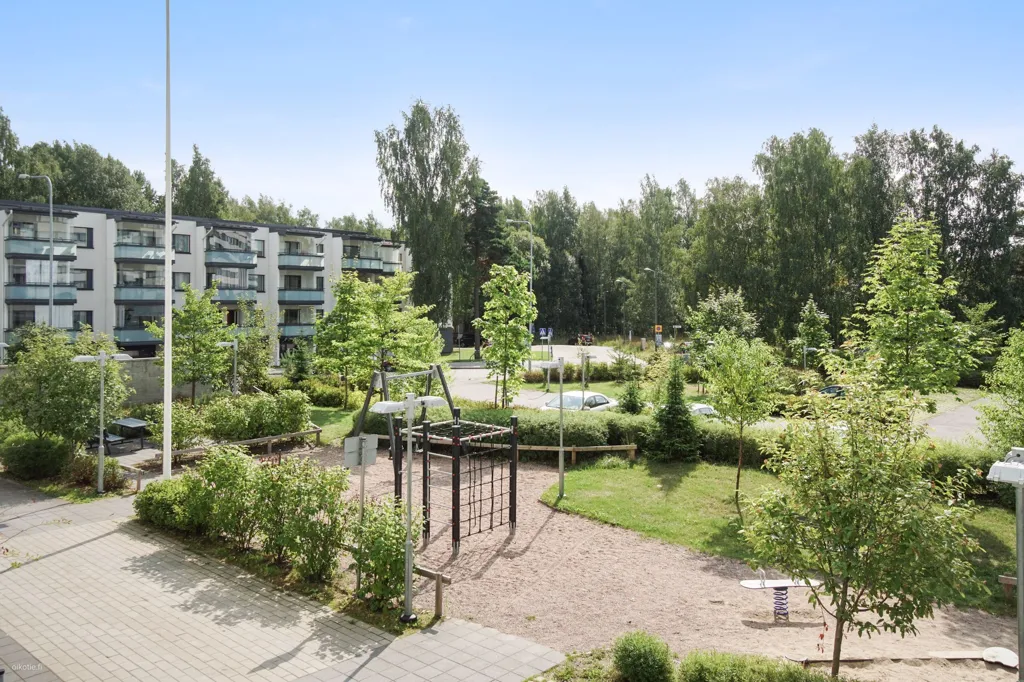 Jardin - Apt with Balcony in Kontula, Helsinki