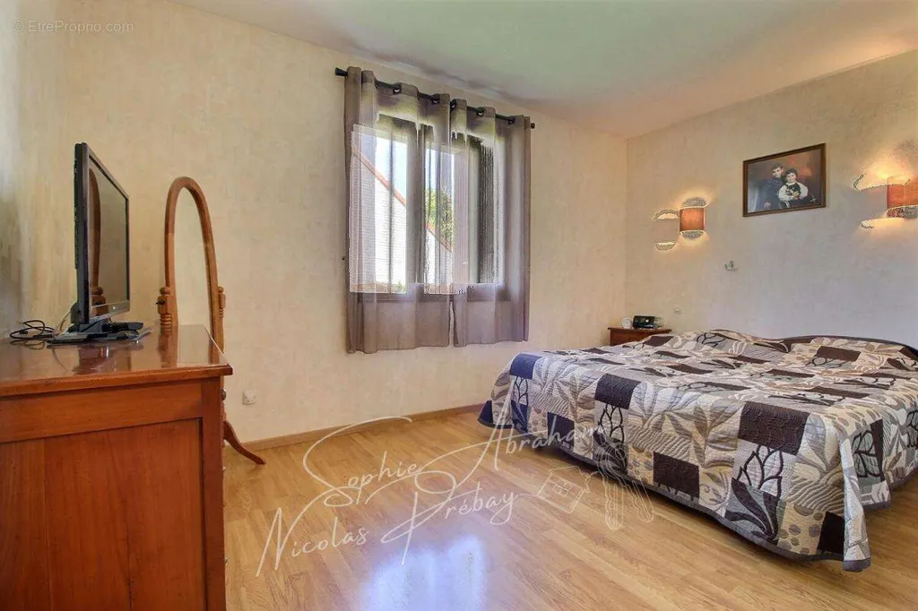 Magamistoad - Detached House with Garden in Voves