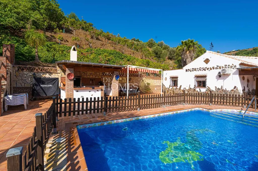 Bassein - Detached Villa with Pool in Frigiliana