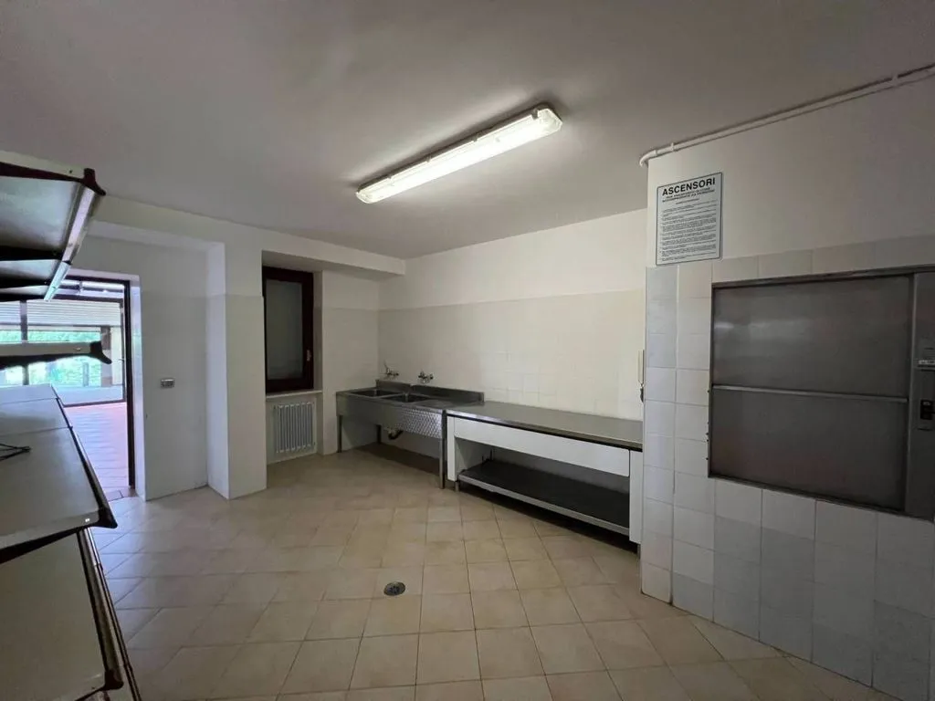 Cuisine - Luxury Villa with Panoramic Views in Moncucco Torinese