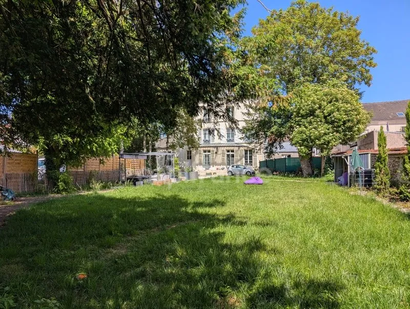 Jardin - Appartement de Caractère avec Jardin en Centre-Ville de Corbeil-Essonnes