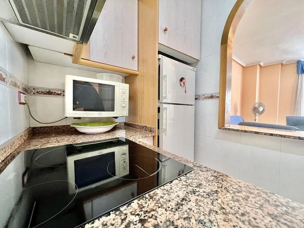 Köök - Apartment with Balcony and Garage in Torrevieja