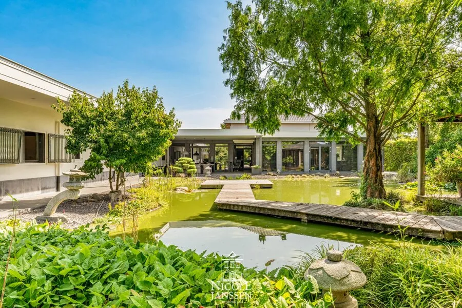 Aed - House with Stables in Rural Setting
