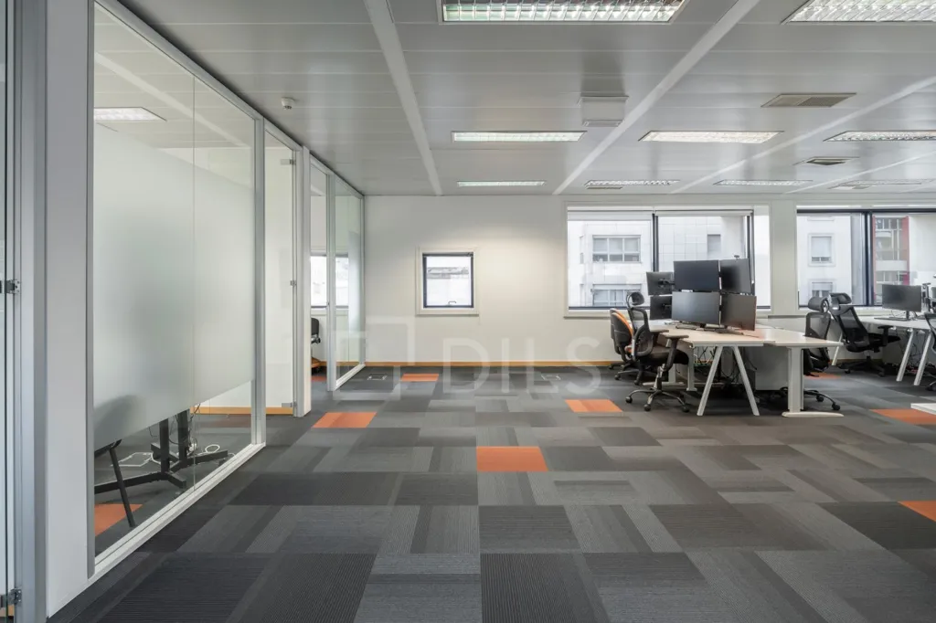 Bureau - Office with Air Conditioning in Amoreiras Square, Lisbon