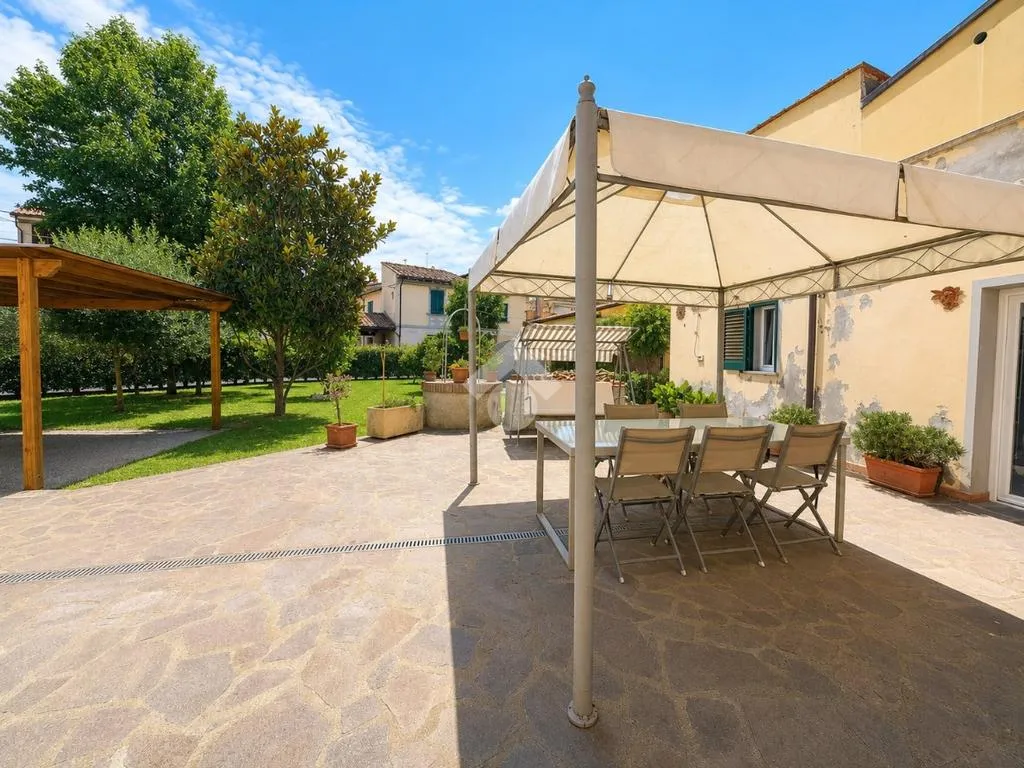 Terrass - Semi-detached House with Garden in Pontasserchio