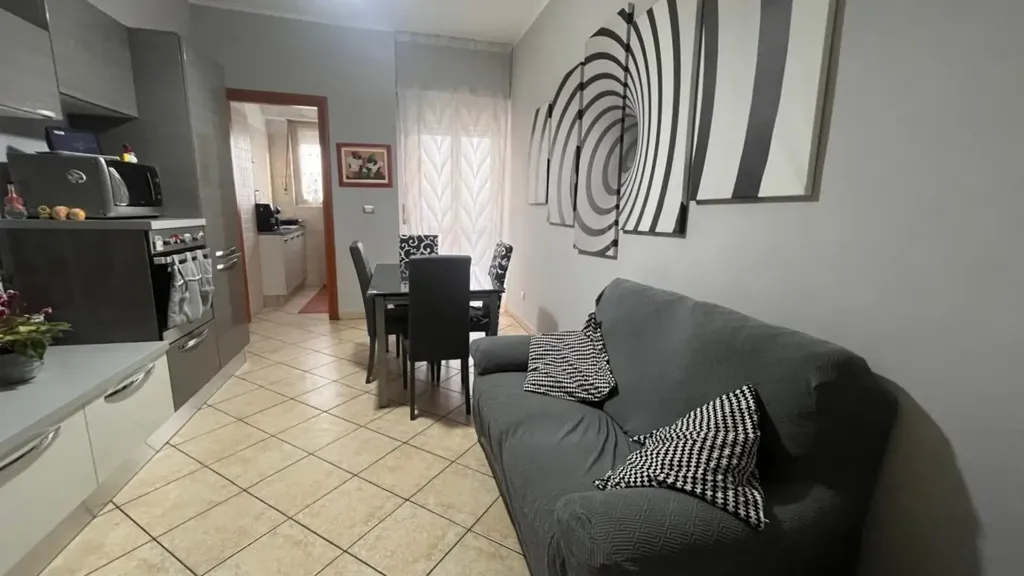 Séjour - Rearranged Apartment with Balcony in Beinasco