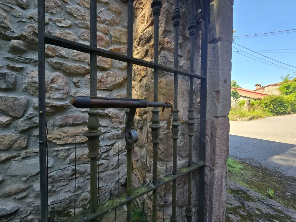 12-room house in Valdáliga