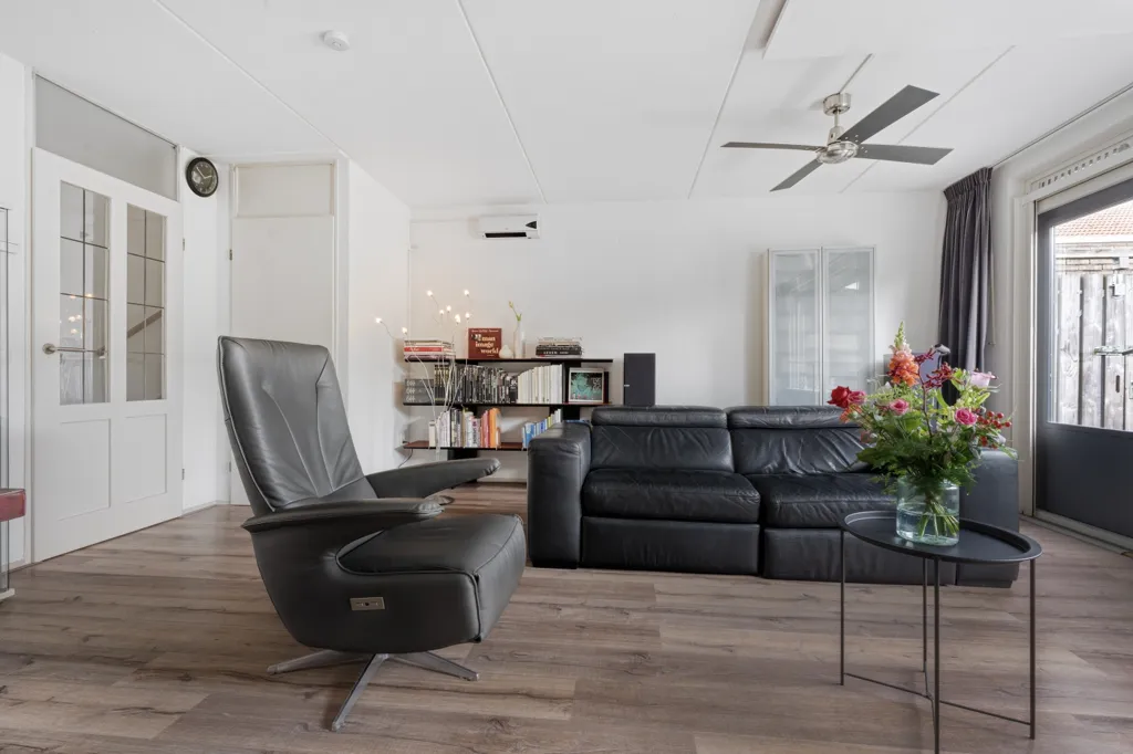 Séjour - Corner House with Garden in Westervoort
