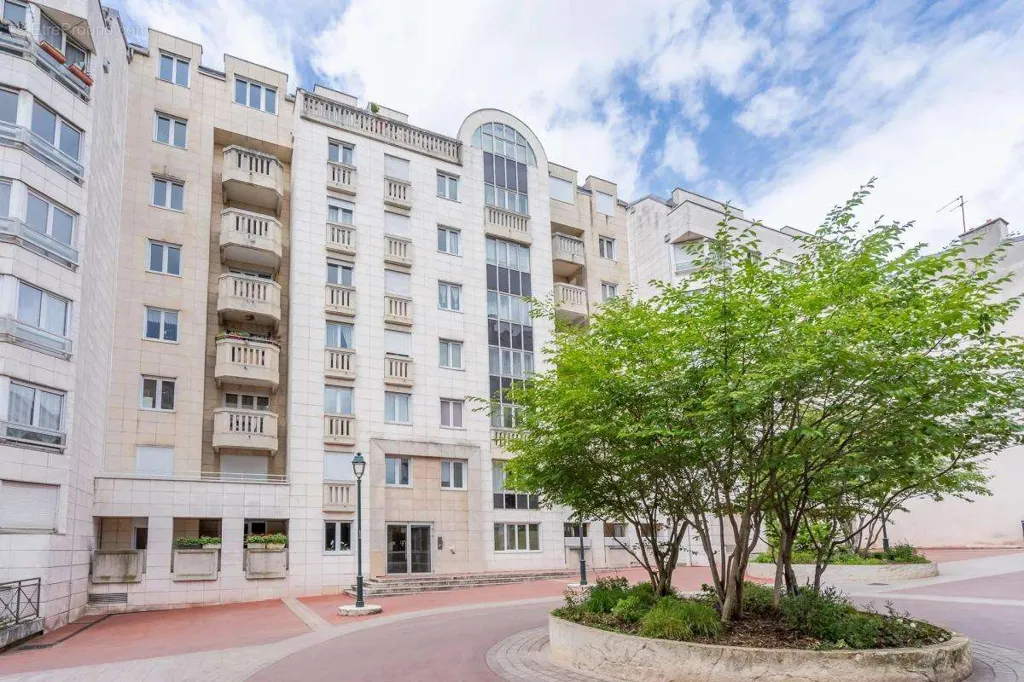 Välivaade - 3-Bedroom Apartment with Balcony in Saint-Mandé