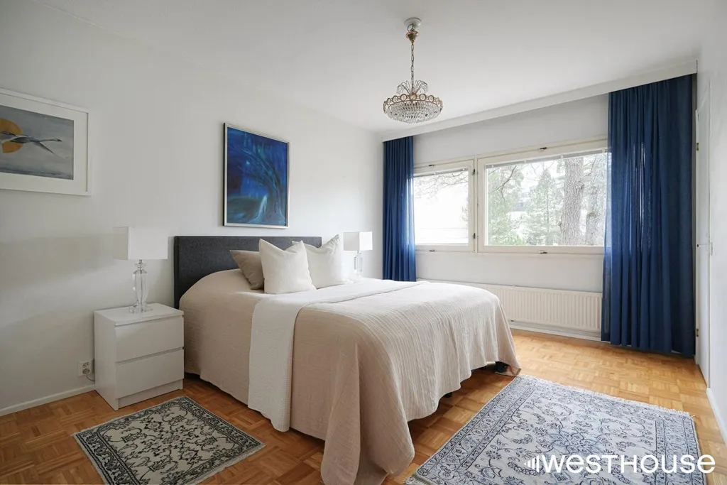 Bedrooms - Two-Storey Apartment with Balcony in Westend