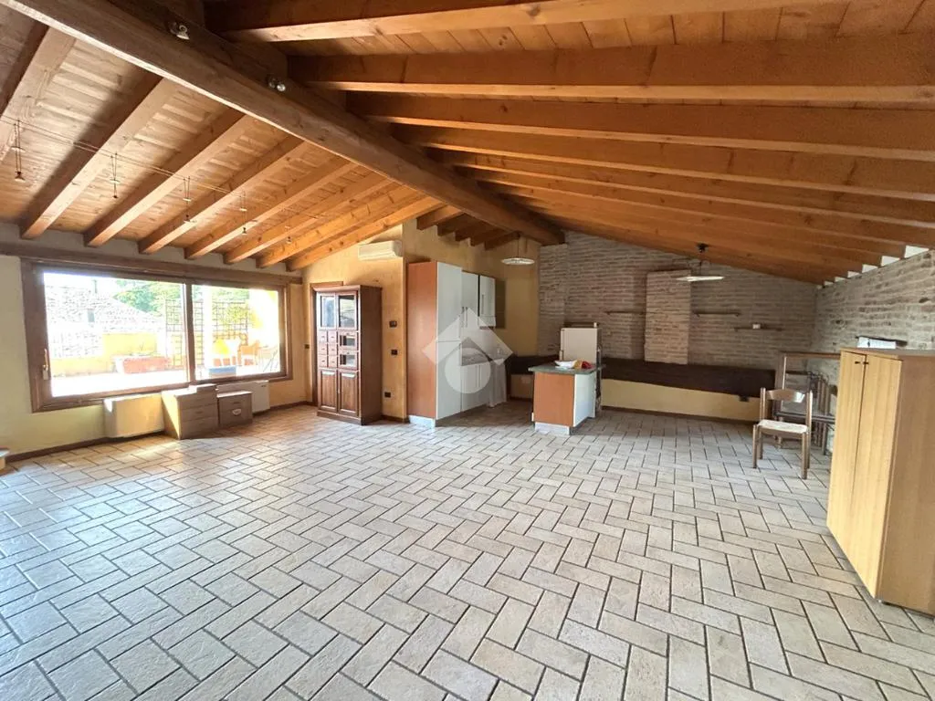 Elutuba - Triplex with Terrace in Carpenedolo