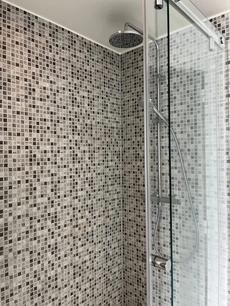 Bathrooms - House with Garden in Duffel