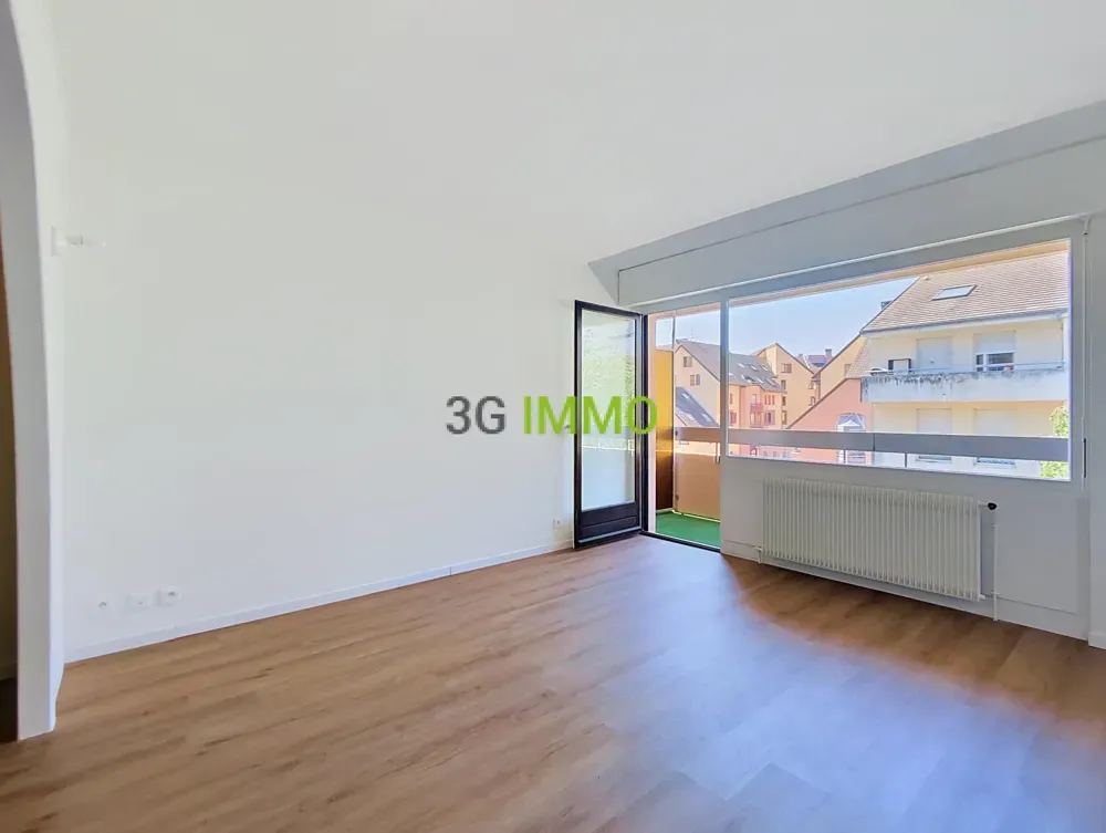 Pièces - Studio Rénové avec Balcon à Gaillard
