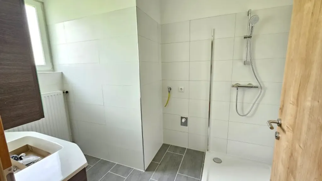 Salles de bain - Modern Apartment with Balcony in Lendorf, Carinthia