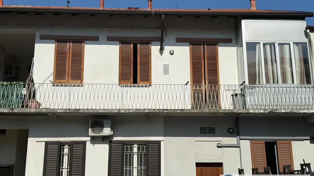 Välivaade - Rear-Facing Trilocale with Balcony in Seveso