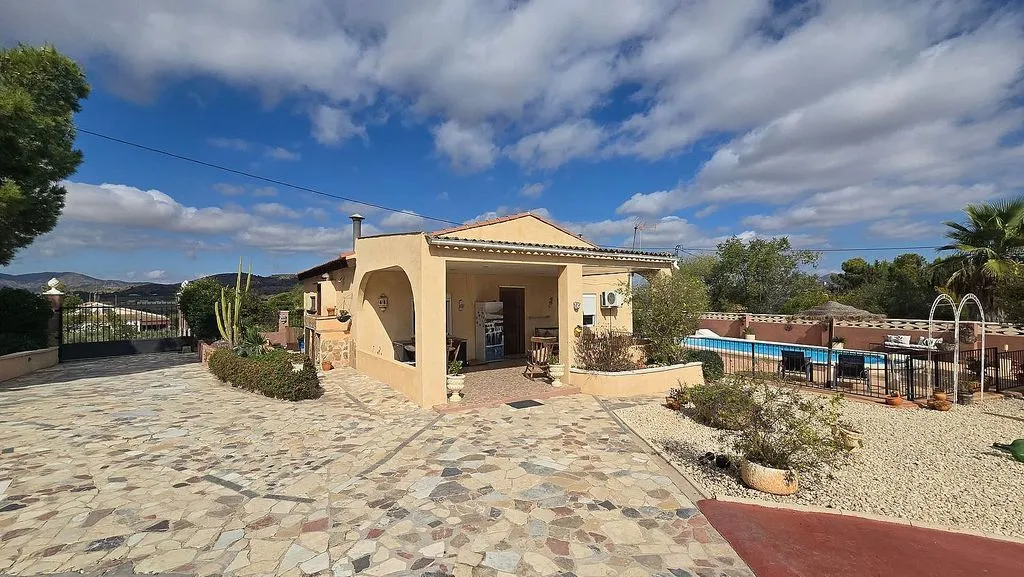 Extérieur - Chalet with Pool and Terrace in Sax