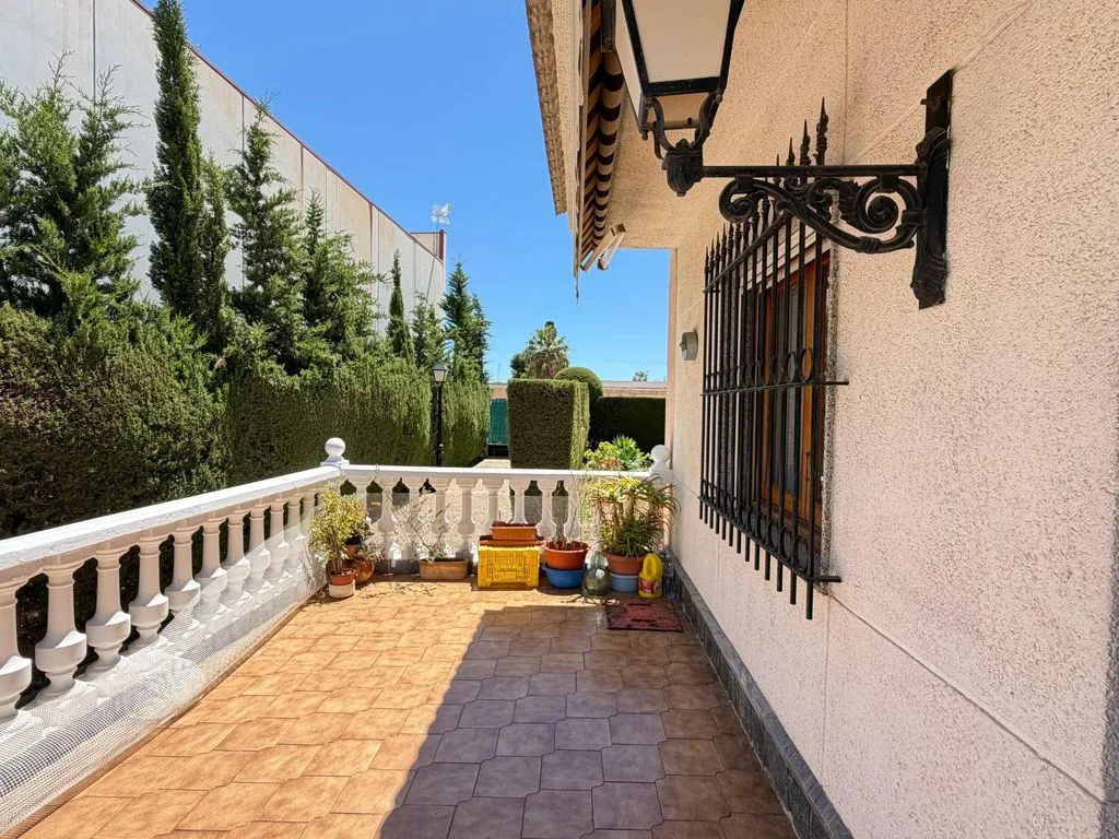 Terrass - Chalet with Pool and Terrace in La Puebla