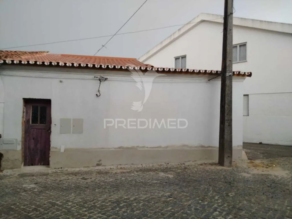 Exterior - Restoration Home in Alpalhão