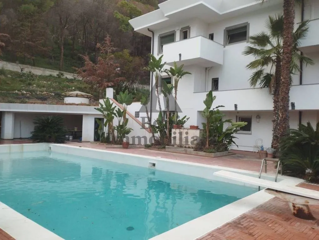 Piscine - Luxury Villa with Pool in Palermo