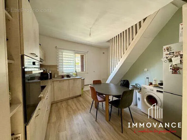 Cuisine - Maison de ville avec cour au cœur du Crès