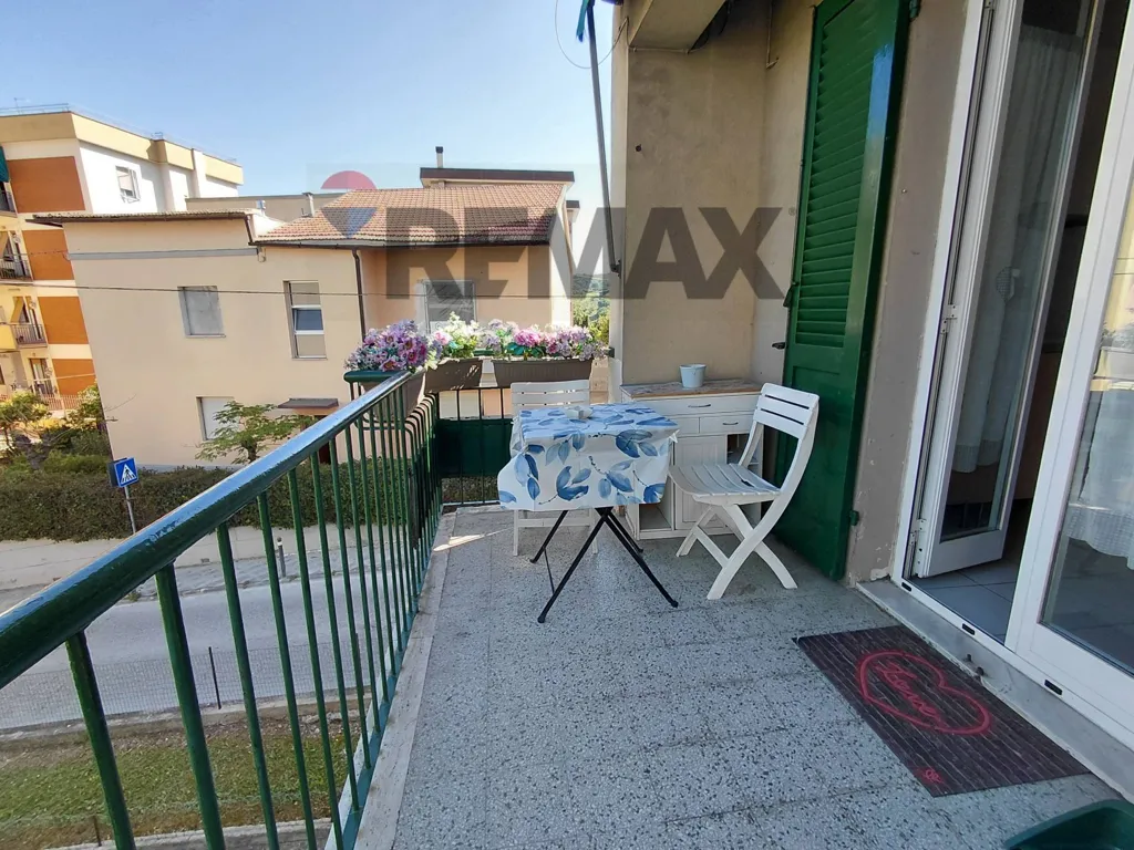 Balcon - Functional Apartment with Terrace in Ancona